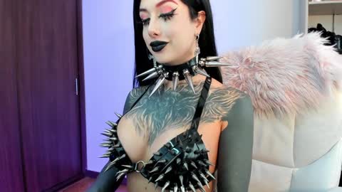 Snapshot of sharpay_evans chatting on 01.18.25 Antonia online show from 01.18.25