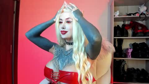 Snapshot of sharpay_evans chatting on 01.21.25 Antonia online show from 01.21.25