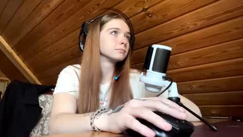 Snapshot of shavonflosi chatting on 06.15.26 Maria online show from 06.15.26
