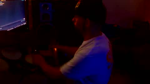 Snapshot of shawntheone3535b chatting on 10.12.25 shawntheone online show from 10.12.25