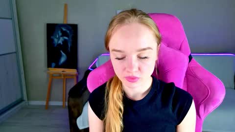 Snapshot of shawty_mia chatting on 02.06.26 Shawty Mia online show from 02.06.26