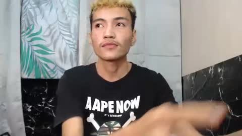 Snapshot of shayato_xyz chatting on 01.03.25 eryx online show from 01.03.25