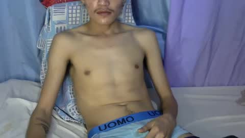 Snapshot of shayato_xyz chatting on 03.08.25 eryx online show from 03.08.25