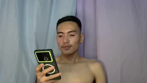 Snapshot of shayato_xyz chatting on 03.10.25 eryx online show from 03.10.25