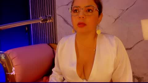 Snapshot of shayra_boobs2 chatting on 07.05.26 shayra_boobs2 online show from 07.05.26