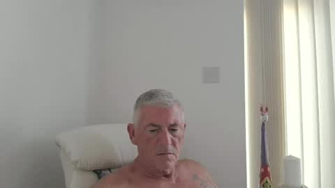 Snapshot of she52 chatting on 06.26.26 she52 online show from 06.26.26