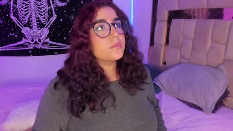 Snapshot of sheeylaroee chatting on 12.29.24 Heidy online show from 12.29.24