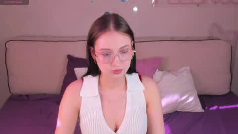Snapshot of shei1a_shy chatting on 04.02.26 Amely online show from 04.02.26