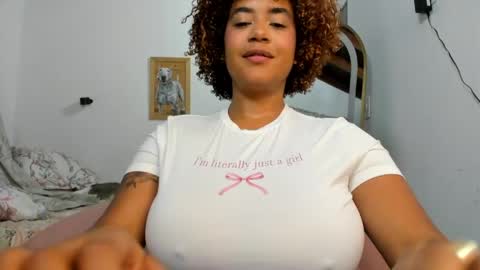 Snapshot of sheilamakano70 chatting on 05.04.26 Sheila Makano online show from 05.04.26