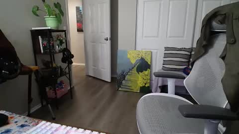 sheilyn_smith online show from 10.28.25