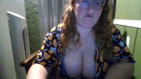Snapshot of shelbyannn chatting on 04.18.26 Red online show from 04.18.26
