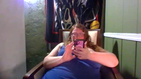 Snapshot of shelbyannn chatting on 04.22.26 Red online show from 04.22.26