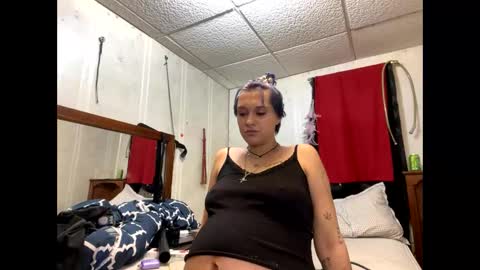 Snapshot of shelbybaby01 chatting on 12.31.24 Shelby holes online show from 12.31.24