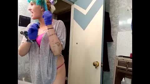 Snapshot of shelbybaby01 chatting on 03.12.25 Shelby holes online show from 03.12.25