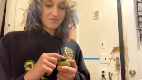 Snapshot of shelbybaby01 chatting on 10.10.25 Shelby holes online show from 10.10.25