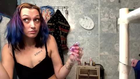 Snapshot of shelbybaby01 chatting on 11.20.25 Shelby holes online show from 11.20.25