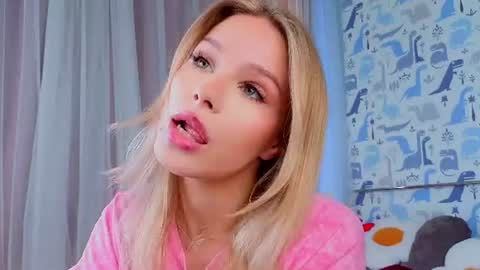 Snapshot of sheliamuyres chatting on 06.22.26 Lina online show from 06.22.26