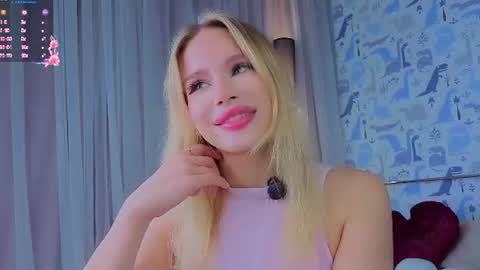 Snapshot of sheliamuyres chatting on 07.15.26 Lina online show from 07.15.26