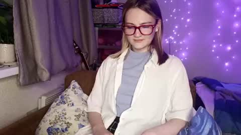 Snapshot of shelliegoza chatting on 07.18.26 Ashley online show from 07.18.26