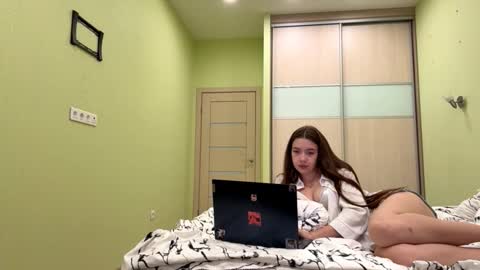 Ava online show from 10.11.25