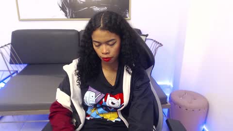 Snapshot of shenna_brunette_ chatting on 12.03.24 Shenna online show from 12.03.24