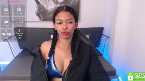 Snapshot of shenna_brunette_ chatting on 01.30.25 Shenna online show from 01.30.25