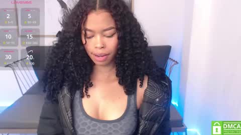 Snapshot of shenna_brunette_ chatting on 02.09.25 Shenna online show from 02.09.25