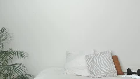 Sherlyn Adams online show from 12.26.24