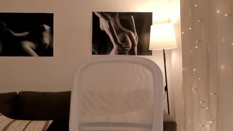 Snapshot of shesleepsnaked chatting on 03.10.26 shesleepsnaked online show from 03.10.26