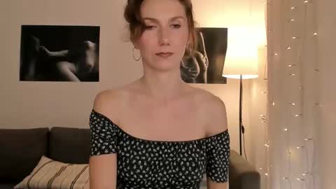 Snapshot of shesleepsnaked chatting on 04.02.26 shesleepsnaked online show from 04.02.26