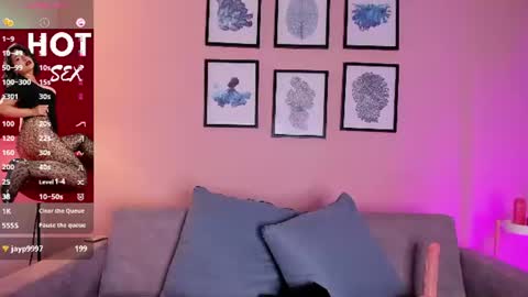 Snapshot of sheyla_hills_ chatting on 06.20.26 Sheyla online show from 06.20.26