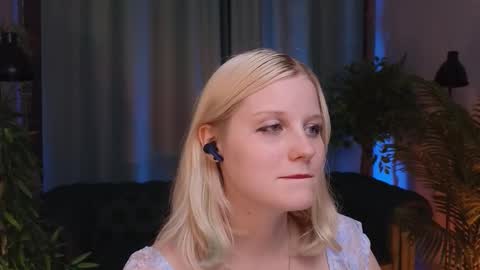 help me reach my first 25 thumbs up online show from 09.13.25