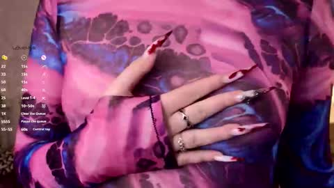 help me reach my first 25 thumbs up online show from 11.20.25