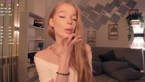 Snapshot of shiningdawn chatting on 02.21.26 Stella online show from 02.21.26