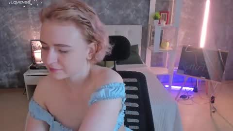 Snapshot of shiny_lisss chatting on 07.26.26 Lisa online show from 07.26.26
