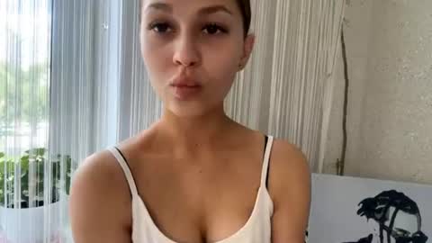 Snapshot of shirleepoma chatting on 06.25.26 Joli online show from 06.25.26
