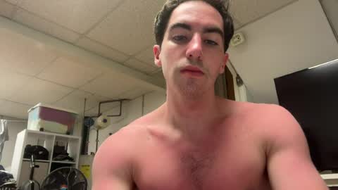 Snapshot of shirtlesshunk15 chatting on 06.16.26 shirtlesshunk15 online show from 06.16.26