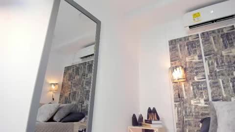 Snapshot of shofiavega chatting on 04.18.26 SHOFIA online show from 04.18.26
