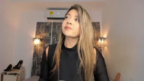 Snapshot of shofiavega chatting on 05.28.26 SHOFIA online show from 05.28.26