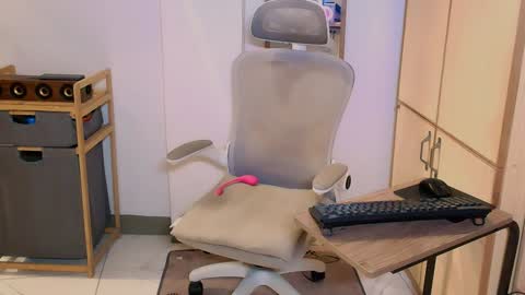 Snapshot of shootingcumts chatting on 01.25.25 Mori online show from 01.25.25