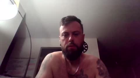 Snapshot of shortkingswing chatting on 10.11.25 Shortkingswing online show from 10.11.25