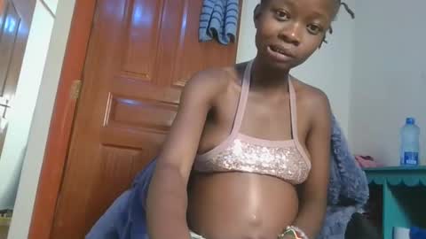 Snapshot of shortnswee254 chatting on 03.12.26 shortnswee254 online show from 03.12.26