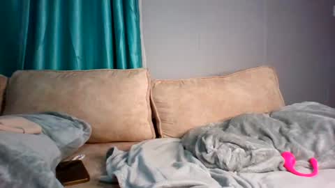 Snapshot of shortsexykitty chatting on 06.23.26 sexxy online show from 06.23.26