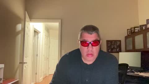 Snapshot of showmet chatting on 12.30.24 Chicago Guy online show from 12.30.24