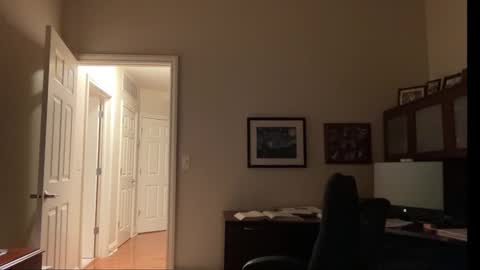 Snapshot of showmet chatting on 09.28.25 Chicago Guy online show from 09.28.25