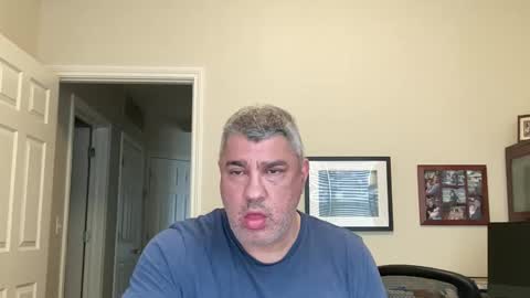 Chicago Guy online show from 04.14.26