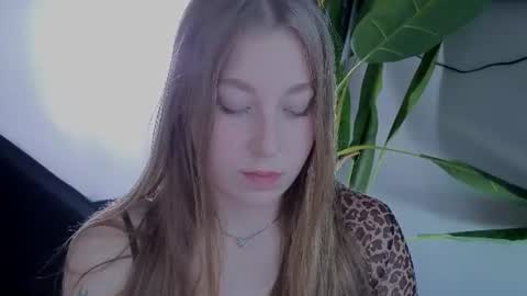 Snapshot of showmeyourfetish chatting on 06.17.26 ShowmeYourfetish online show from 06.17.26