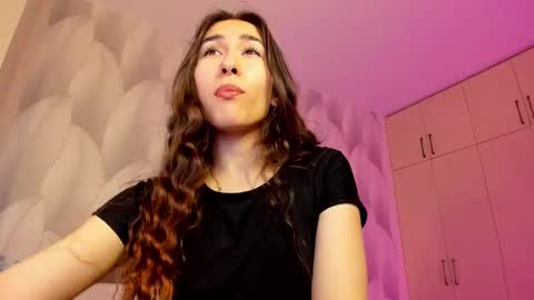 Snapshot of shy_bambiii chatting on 12.06.24 Mika online show from 12.06.24