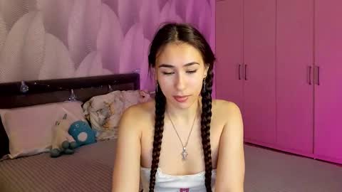 Snapshot of shy_bambiii chatting on 12.08.24 Mika online show from 12.08.24