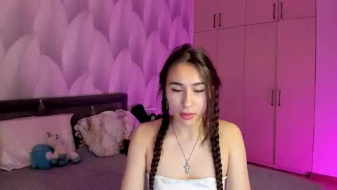 Snapshot of shy_bambiii chatting on 12.20.24 Mika online show from 12.20.24